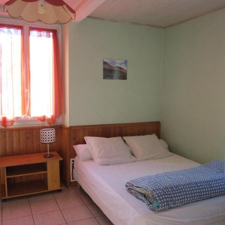 Appartement Rdc Maison De Village Savignac-les-Ormeaux Buitenkant foto
