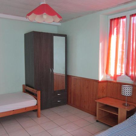 Appartement Rdc Maison De Village Savignac-les-Ormeaux Buitenkant foto