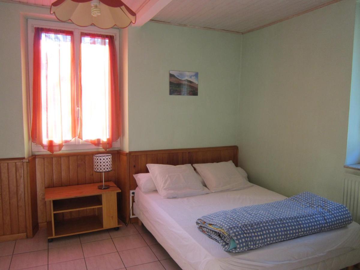 Appartement Rdc Maison De Village Savignac-les-Ormeaux Buitenkant foto