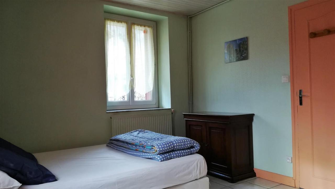Appartement Rdc Maison De Village Savignac-les-Ormeaux Buitenkant foto