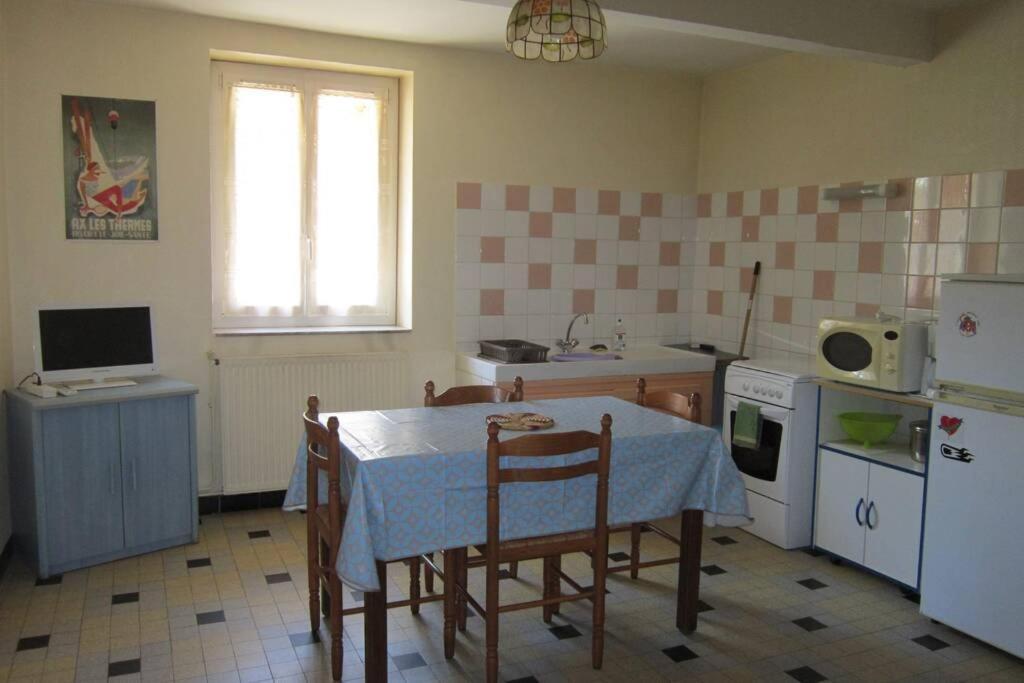 Appartement Rdc Maison De Village Savignac-les-Ormeaux Buitenkant foto